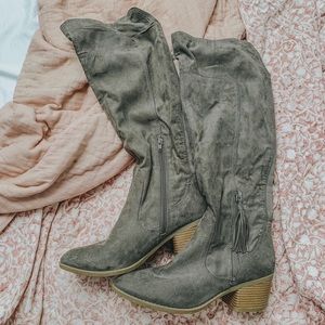 Tall  suede boots